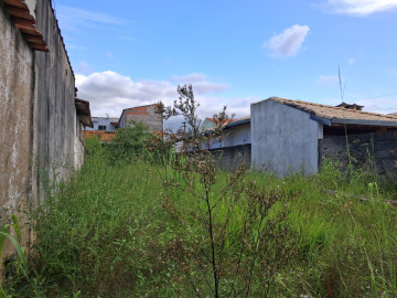 Terreno ao lado incorporado