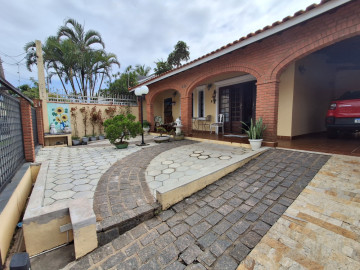 Casa na praia Peru�be
